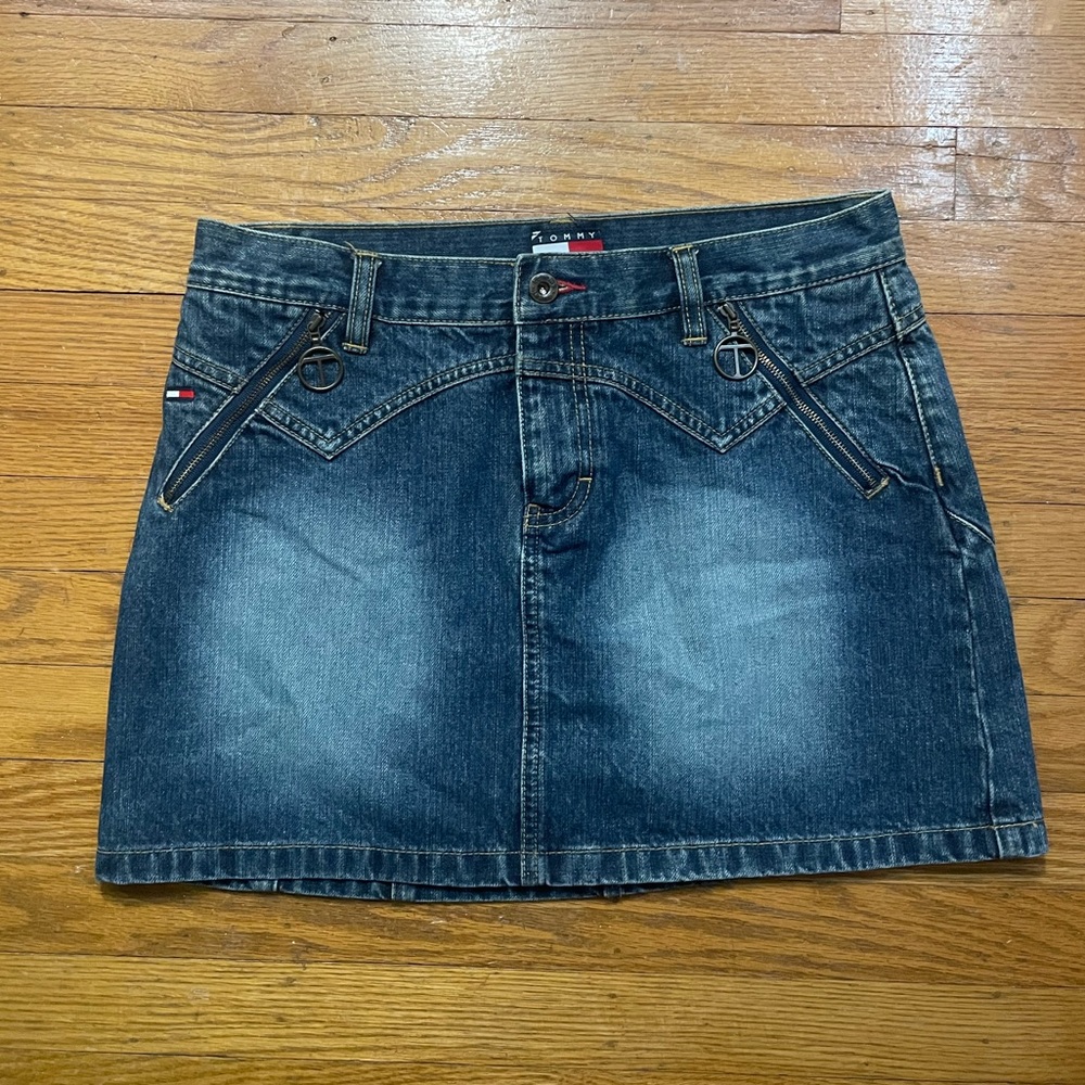tommy jeans mini skirt